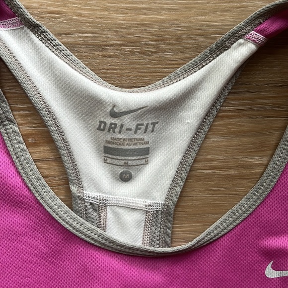 Nike Dri Fit Racer Back - Picture 3 of 3